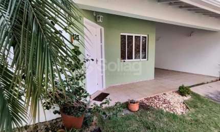 Casa para alugar em Vinhedo com 3 quartos sendo 1 suíte no Condomínio Grape Village - SP