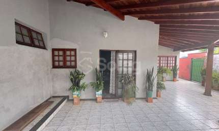Casa térrea residencial/comercial à venda no No Bairro Jardim Bela Vista em Vinhedo - interior de São Paulo.