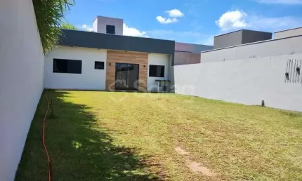 Casa térrea à venda em Louveira - interior de São Paulo.