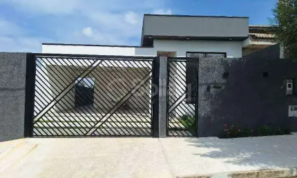 Casa á venda no Residencial Capivari em Louveira, interior de São Paulo.
