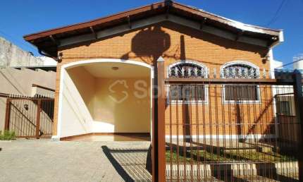 Casa para venda no bairro Jardim Emília em Vinhedo, interior de São Paulo.