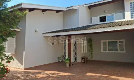 Casa térrea á venda no Jardim Panorama-Bosque, em Vinhedo, interior de São Paulo.