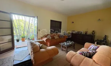 Casa á venda no centro, bairro tradicional vila planalto, em vinhedo, interior de são paulo.
