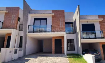 Casa de vila à venda com três suítes, quintal e lazer no condomínio vila di mônaco em valinhos.