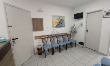 Sala comercial com 3 salas para alugar na Avenida Ana Costa, --, Gonzaga, Santos por R$ 2.146
