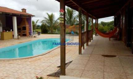 Casa com 3 quartos à venda na Letícia Manna Gervásio, --, Chácara de Recreio Letícia II (Padre Nóbrega), Marília por R$ 800.000