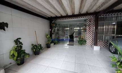 Casa em condomínio fechado com 3 quartos para alugar na Rua Venâncio José Lisboa, --, Ponta da Praia, Santos por R$ 5.000