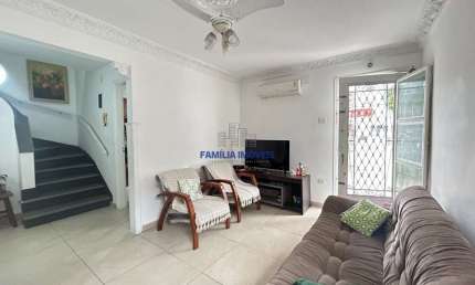 Casa em condomínio fechado com 3 quartos à venda na Rua Saturnino de Brito, --, Marapé, Santos por R$ 930.000