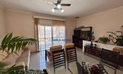 Casa com 3 quartos para alugar na Rua 9 de Julho, --, Marapé, Santos por R$ 5.500