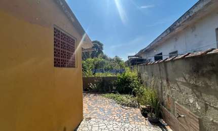 Terreno à venda na Avenida Nove de Julho, --, Vila Cascatinha, São Vicente por R$ 800.000