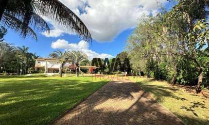 Chácara com 4 quartos, sendo 3 suites,  à venda por R$ 2.850.000 - Condomínio Alto da Boa Vista - Senador Canedo/GO