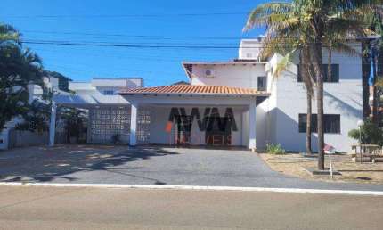 Sobrado com 4 suites para alugar, 430 m² por R$ 10.800/mês - Jardins Madri - Goiânia/GO