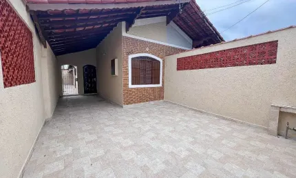 Encantadora Casa Geminada no Maracanã com Solarium à Beira-Mar