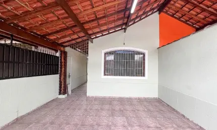 Casa Geminada Aconchegante no Caiçara: Ideal para Você