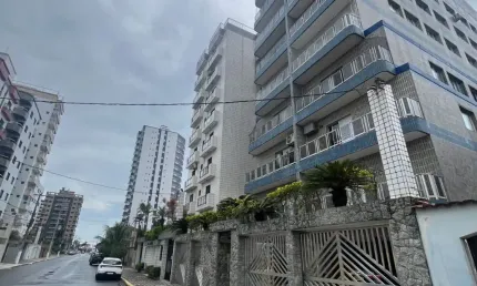 Apartamento confortável de 2 dormitórios com vaga de garagem e lazer na cobertura