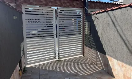Casa com 2 quartos à venda na Rua Paulo Setúbal, 500, Balneário Esmeralda, Praia Grande