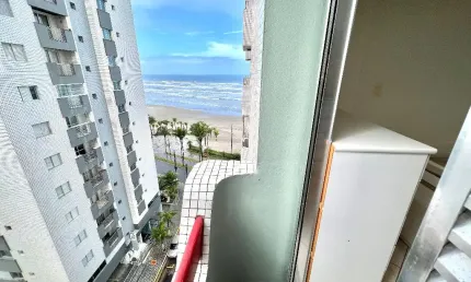 Apartamento de 2 dormitórios com vista para o mar e sacada – porteira fechada