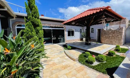 Linda Casa de Alto Padrão Mobiliada – Pronta para Morar!
