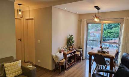 Apartamento  bem localizado com 2 dormitórios na Vila Madalena