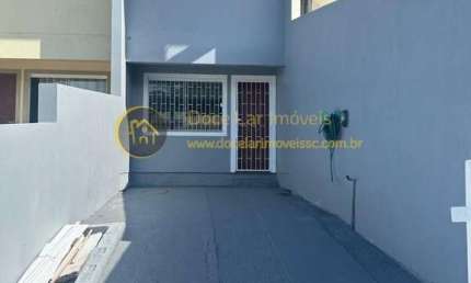 Sobrado para Venda em Palhoça, Bela Vista, 2 dormitórios, 2 banheiros, 2 vagas