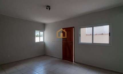 Casa Sobreposta Baixa com 3 Dormitórios | 1 Suíte | 110m² | 1 Vaga de Garagem