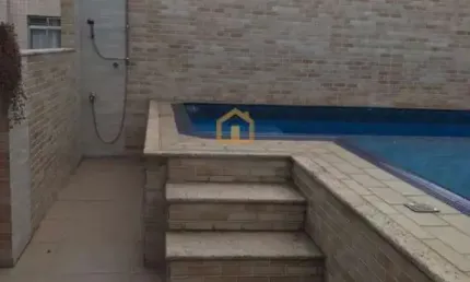 Sobrado com 3 quartos sendo 2 suíte e piscina  - Marapé - Santos/SP