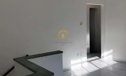 Apartamento padrão,  com dois dormitórios bem distribuídos, uma sala ampla.