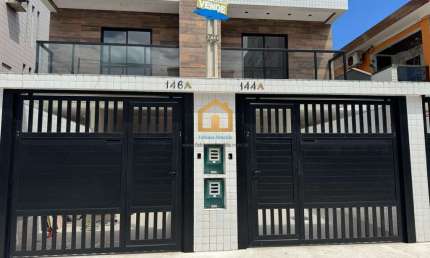 Casa Sobreposta Baixa - 3 Dormitórios, 1 suíte privativa + 2 suítes americanas.