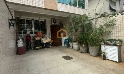 Casa Térrea à Venda – 4 Quartos | 3 Suítes | Quintal Amplo | 2 Vagas