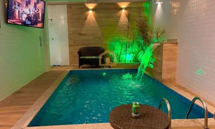 Casa Sobreposta Térrea com 3 Suítes,  | 250m² | PORTEIRA FECHADA