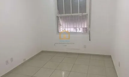 Maravilhoso apartamento reformado | 3 dormitórios | próximo à praia