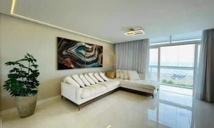 Apartamento Frente Mar – Impecável, Mobiliado e Recém-Reformado! 
