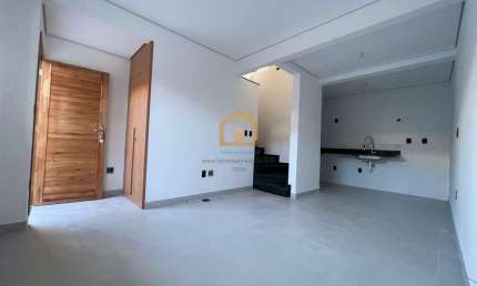 Casa Padrão à Venda - 2 Suítes e Excelente Localização