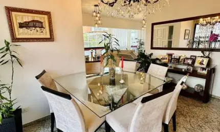 Apartamento alto padrão 3 suítes, sendo uma delas com closet