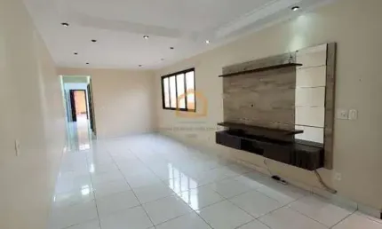 Sobrado com 3 dormitórios, sendo 1 suíte com varanda  - Marapé - Santos/SP