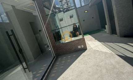 Casa Tríplex de Alto Padrão – Infraestrutura Completa e Elevador Panorâmico.