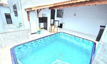 Sobrado Reformado e Modernizado com Piscina - Centro - São Vicente