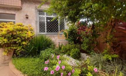 Casa Térrea Bem Conservada – Bairro Marapé, Santos/SP