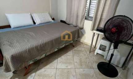 Kitnet bem conservado, no Bairro Ponta da Praia, em Santos.