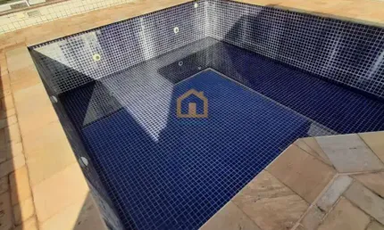 Casa triplex reformada - bairro campo grande, em santos.