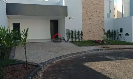 Casa com 3 quartos à venda no Jardim Holanda, Uberlândia 