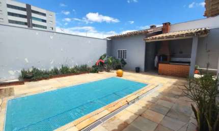 Casa com 3 quartos à venda no Santa Mônica, Uberlândia 