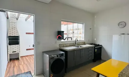 Casa duplex com 2 quartos e varanda gourmet – conforto e estilo!
