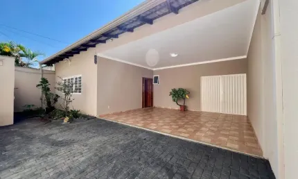 Ampla casa com 4 quartos, área gourmet e excelente localização – 220m² de conforto e funcionalidade!