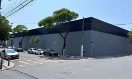 Imóvel de grande porte no cambuci – 3.000m² de terreno e 3.300m² construídos | ideal para grandes operações ou incorporação