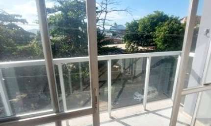 apartamento anual com 02 quartos, centro de Guarapari/ES.