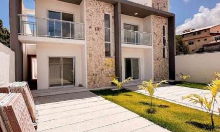 Casas Duplex numa Excelente Localização no Eusébio.