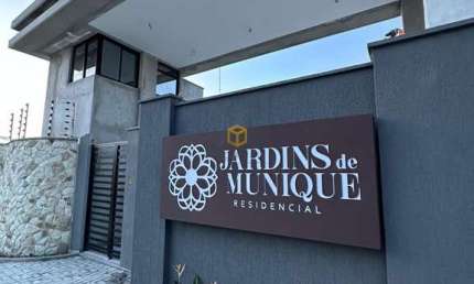 Casa em condomínio à venda em excelente localização no Aquiraz.