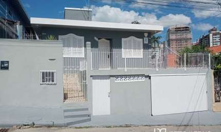 Casa com 3 quartos à venda na Rua Godofredo de Oliveira, 241, Capoeiras, Florianópolis por R$ 850.000