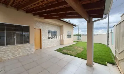 Casa de esquina com 03 dormitorios com 1 suite,  80m2, bairro em plena expansao - Gleba Esperanca - Londrina/PR